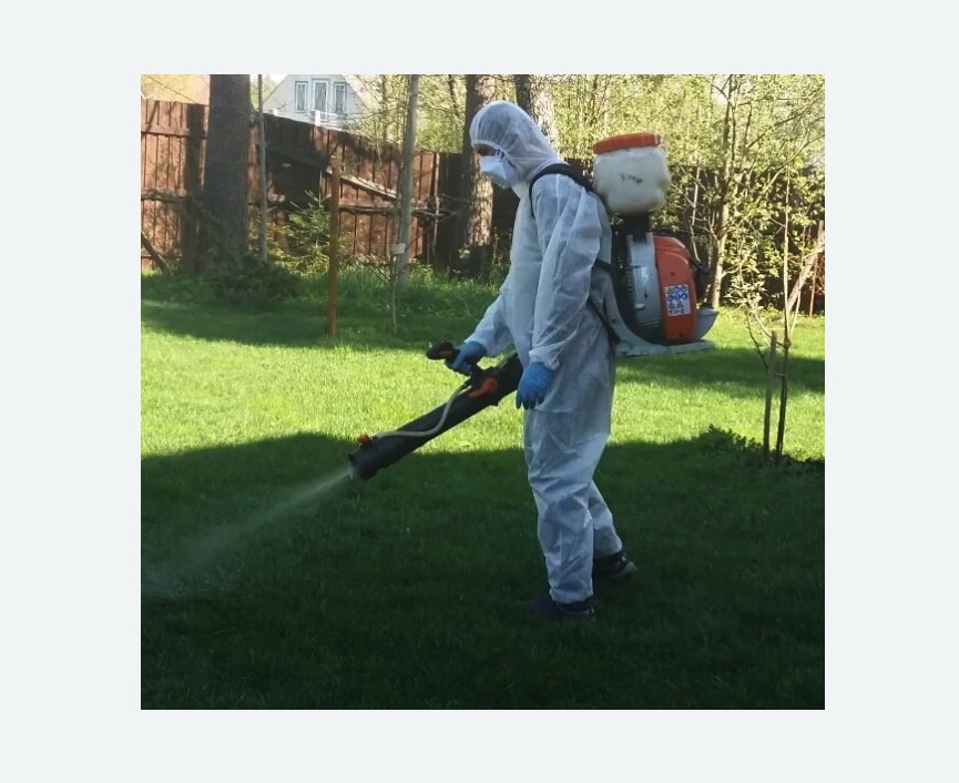 Обработка территории от клещей в Мещовске